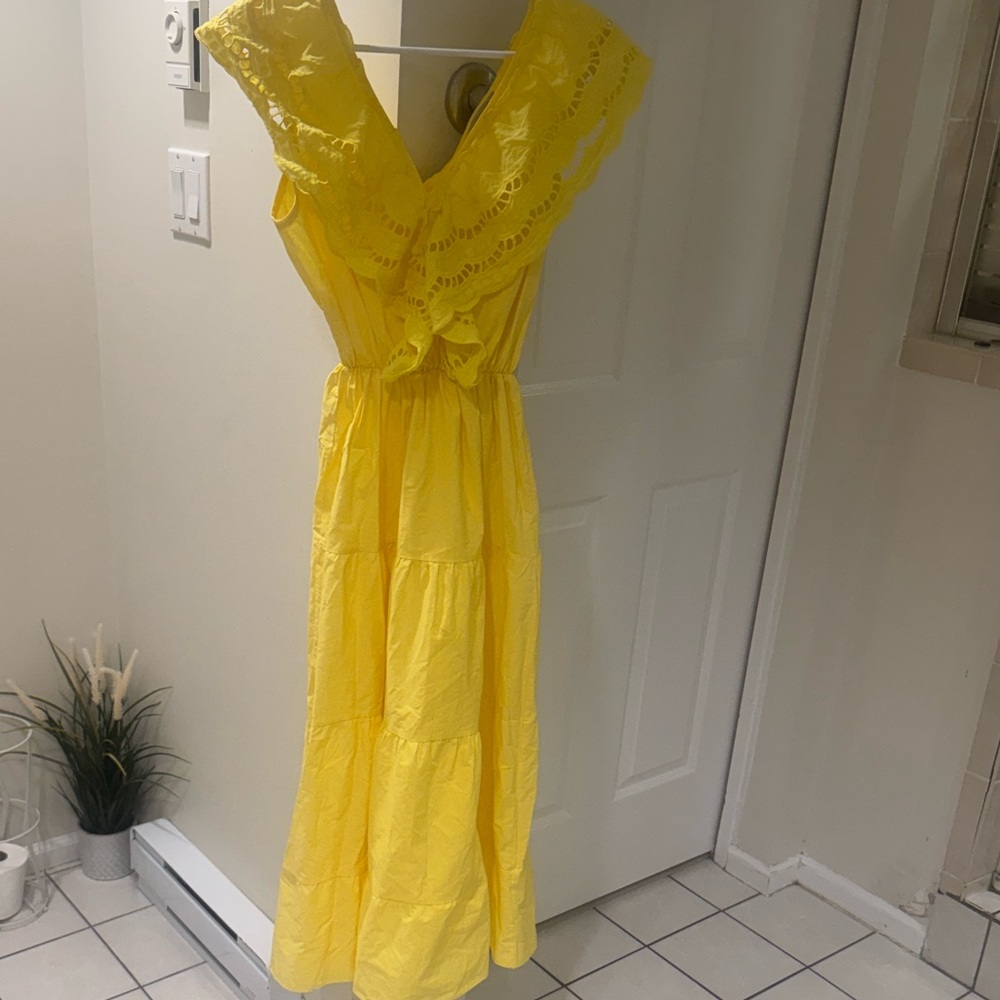 Rinascimento Sunny Yellow Lace Top - Picture 9 of 9